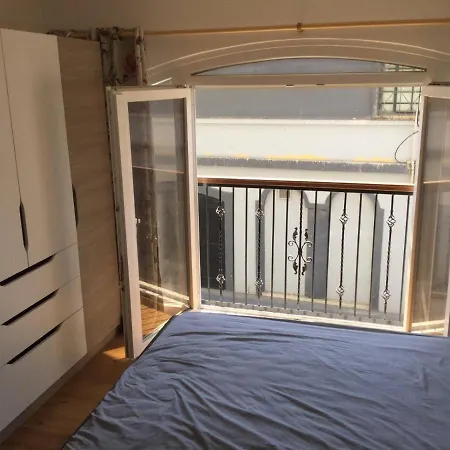 Charming 1-bed In Appartamento Larnaca